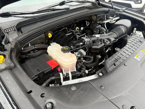 Used 2023 Jeep Grand Cherokee Limited image 48