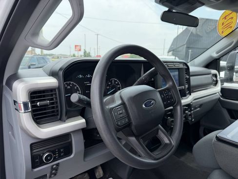 Used 2024 Ford F350 XLT AWD/4WD image 18