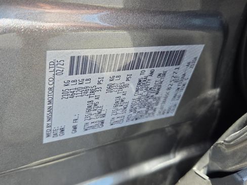 Used 2025 Nissan Rogue SV FWD image 18
