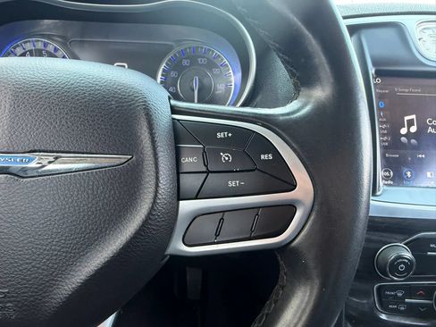 Used 2019 Chrysler 300 Touring w/ Sport Appearance Package RWD image 18