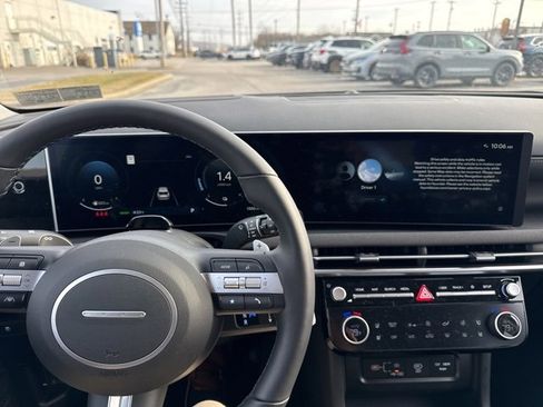 Used 2025 Hyundai Tucson Limited image 7