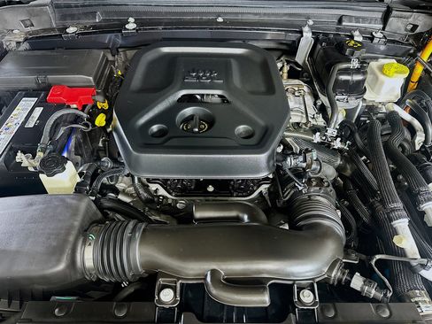 Used 2023 Jeep Wrangler Rubicon image 32