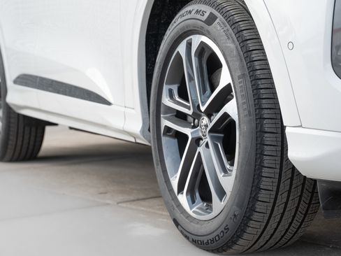 Certified 2025 Audi Q5 Premium Plus w/ Premium Plus image 31