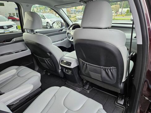 Used 2022 Hyundai Palisade SEL w/ Premium Package image 16