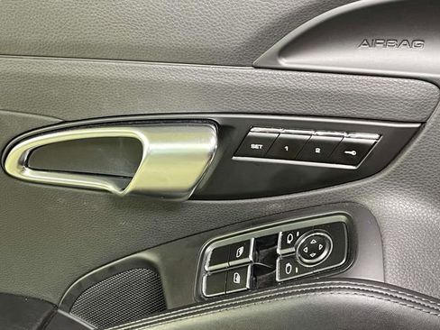 Used 2017 Porsche 718 Boxster S RWD image 35