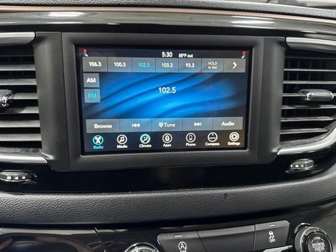 Used 2021 Chrysler Voyager L FWD image 20