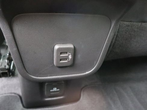 Used 2023 Chevrolet Equinox RS w/ RS Leather Package image 17