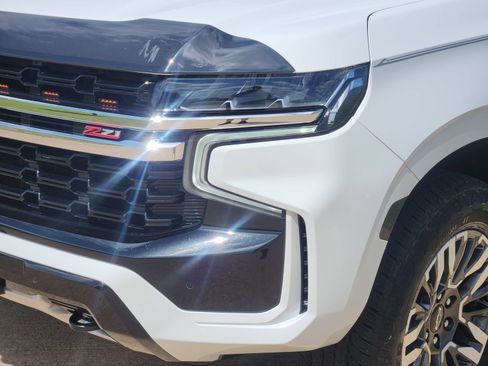 Used 2021 Chevrolet Tahoe Z71 w/ Z71 Off-Road Package AWD/4WD image 9