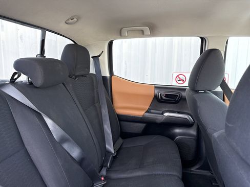 Used 2017 Toyota Tacoma SR5 image 35