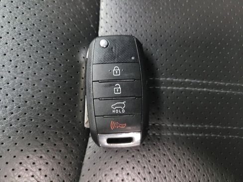 Used 2015 Kia Sorento LX image 32