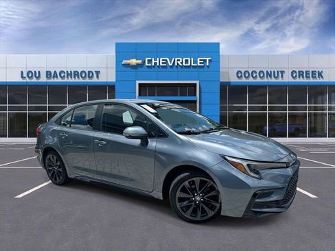 Used 2023 Toyota Corolla SE FWD image 2