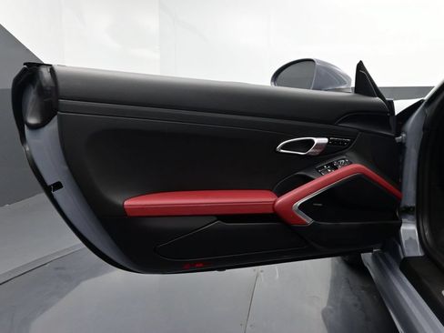Certified 2025 Porsche 718 Boxster S RWD image 11