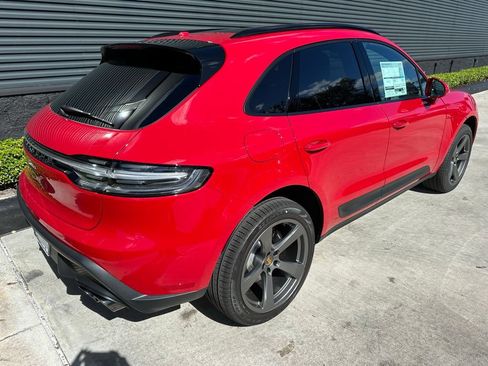Used 2026 Porsche Macan AWD/4WD image 9
