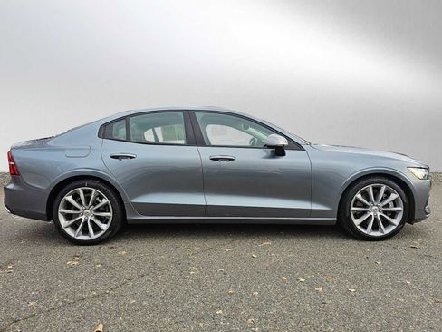 Certified 2021 Volvo S60 T6 Momentum w/ Premium Package image 8