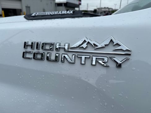 Used 2022 Chevrolet Silverado 2500 High Country w/ Safety Package II AWD/4WD image 13