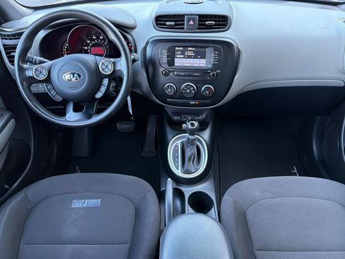 Used 2019 Kia Soul FWD image 12