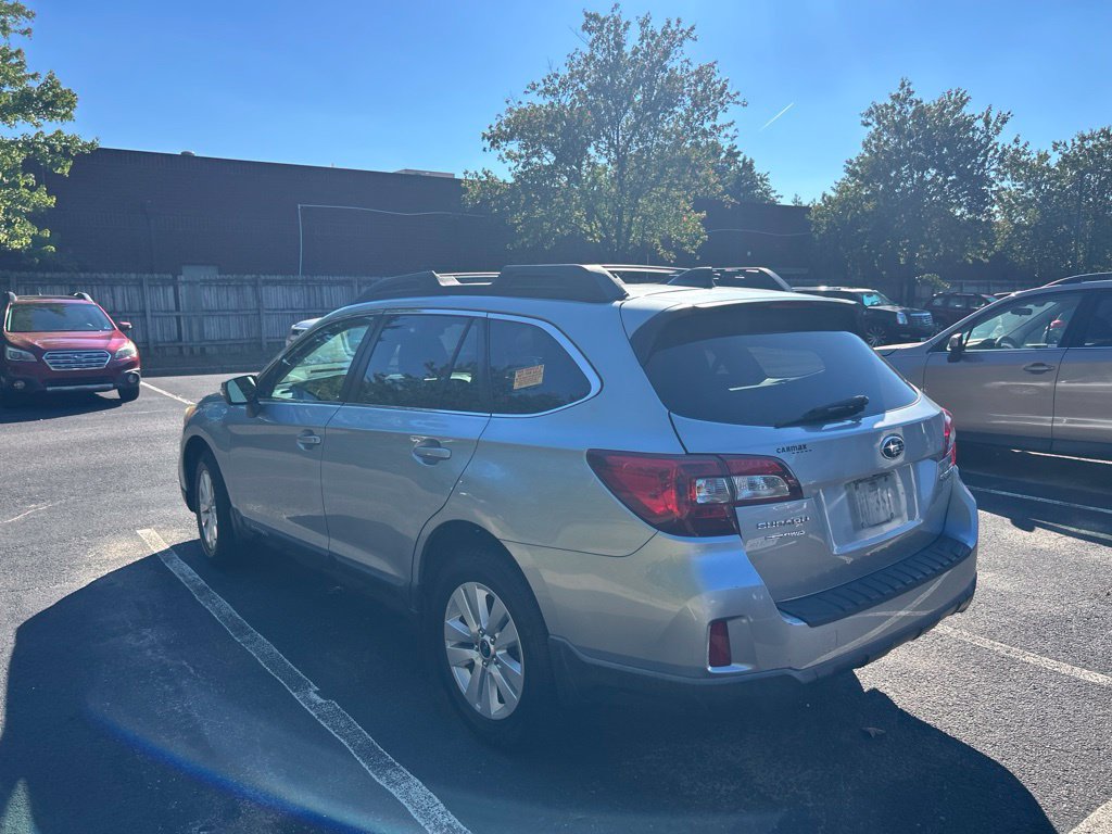 Used 2017 Subaru Outback 2.5i Premium AWD/4WD image 4