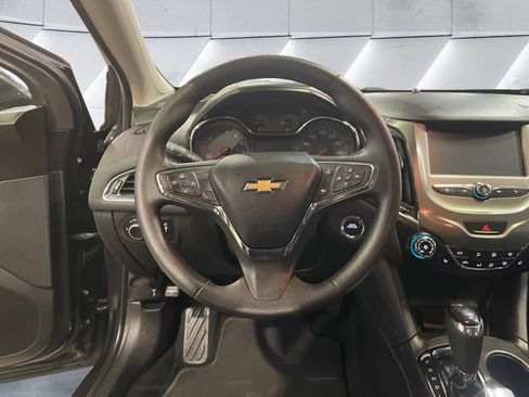 Used 2017 Chevrolet Cruze LT w/ Convenience Package image 13