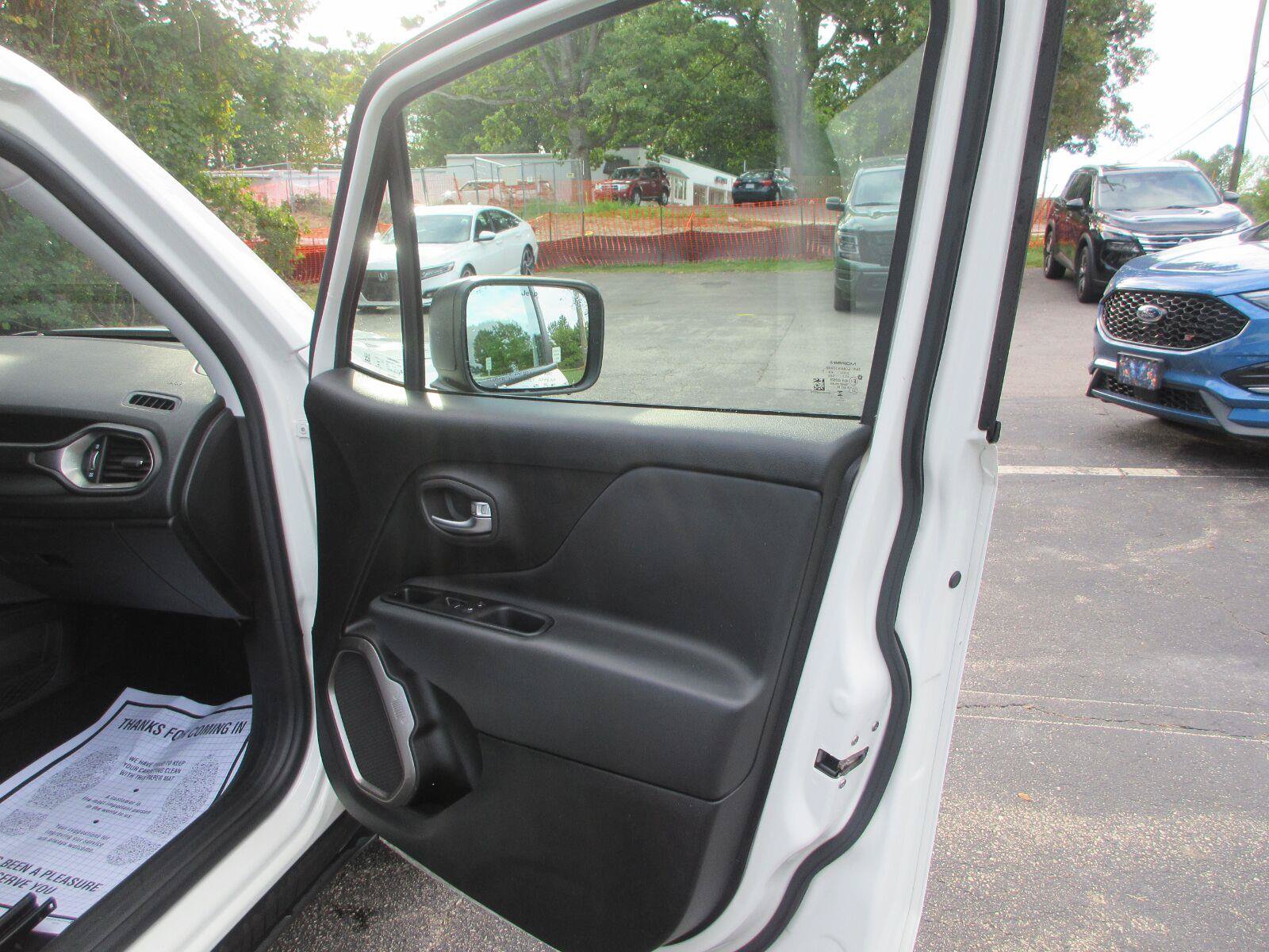 Used 2022 Jeep Renegade Sport w/ Sport Appearance Group FWD image 15