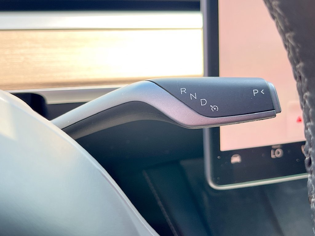 Used 2024 Tesla Model Y Long Range AWD/4WD image 16