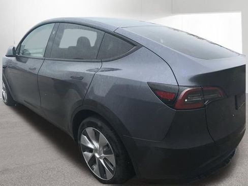Used 2023 Tesla Model Y Long Range image 8
