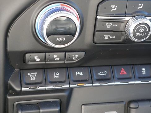 Used 2023 GMC Sierra 3500 SLT w/ SLT Premium Package image 6