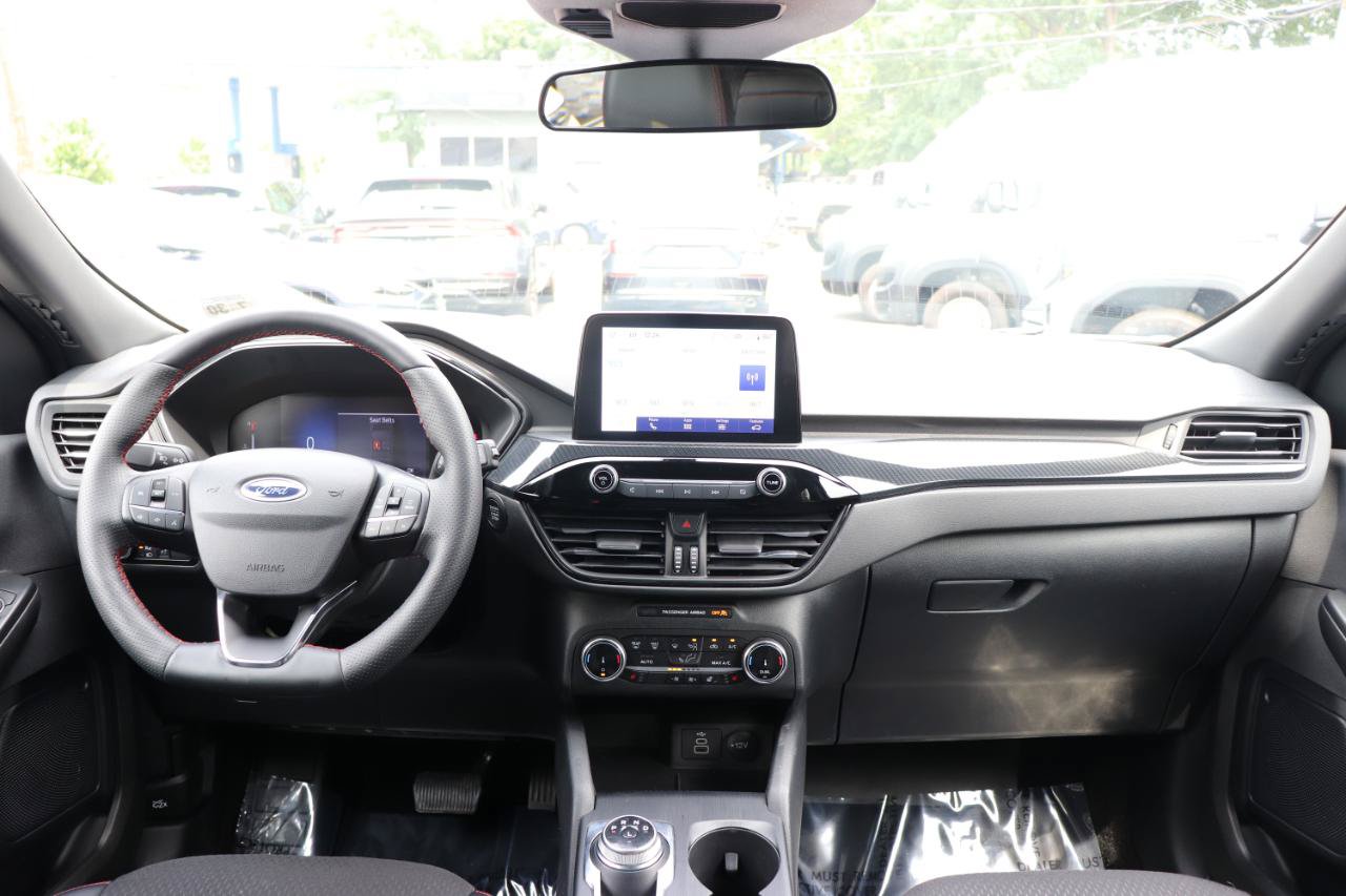 Used 2025 Ford Escape ST-Line Select AWD/4WD image 16