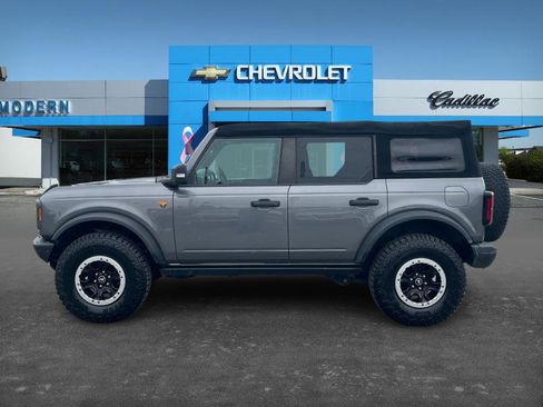 Used 2021 Ford Bronco Badlands image 8