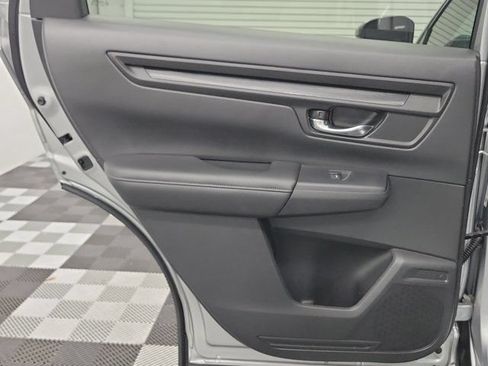 Used 2025 Honda CR-V LX image 17