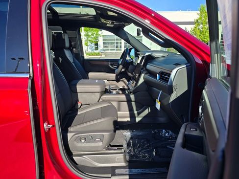New 2026 GMC Yukon Denali w/ Advanced Technology Package AWD/4WD image 39