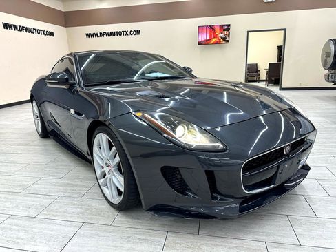 Used 2016 Jaguar F-TYPE R image 4
