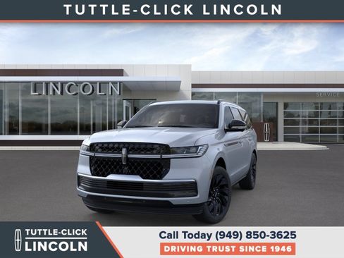 New 2026 Lincoln Navigator Reserve AWD/4WD image 2