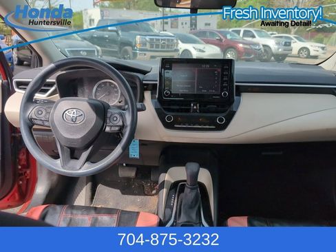 Used 2021 Toyota Corolla LE image 15