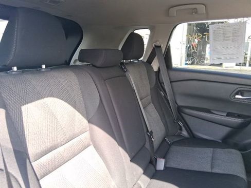 Used 2025 Nissan Rogue SV image 11