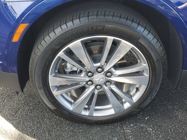 Certified 2024 Cadillac XT5 Premium Luxury w/ Technology Package FWD image 12