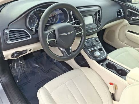 Used 2016 Chrysler 200 Limited image 16