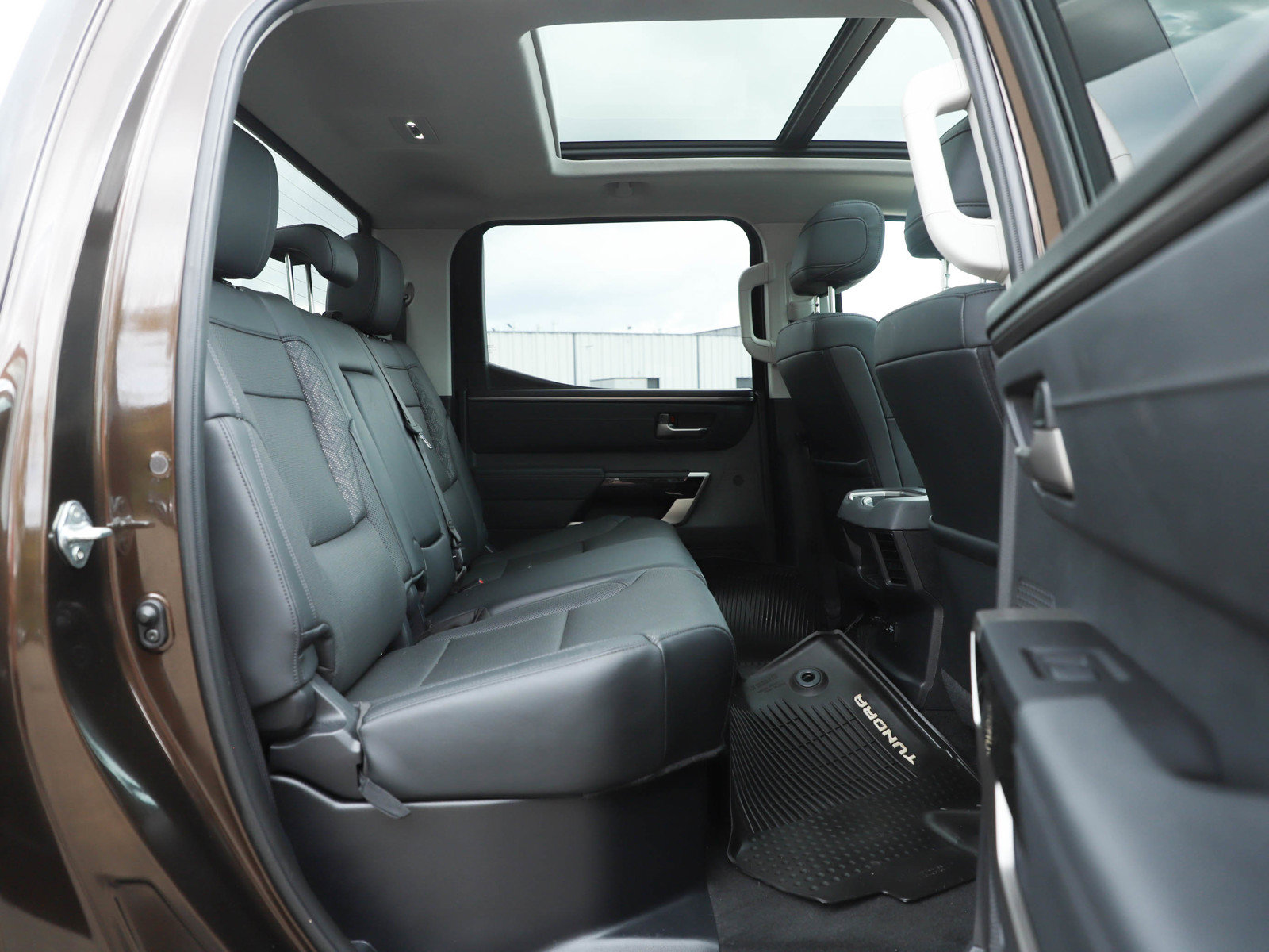 Used 2024 Toyota Tundra Limited AWD/4WD image 12