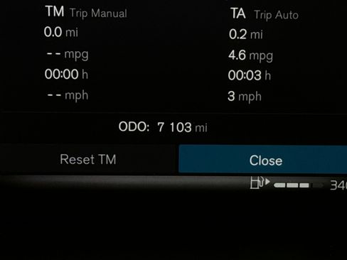 Used 2025 Volvo XC60 B5 Ultra w/ Climate Package image 8