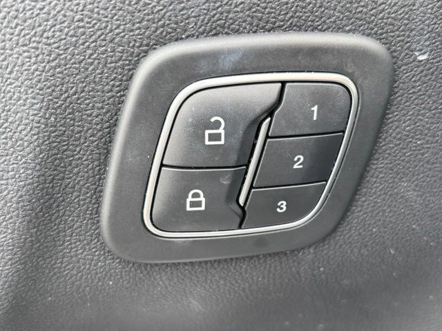 Used 2020 Ford Escape SEL FWD image 10