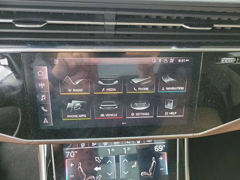 Used 2019 Audi Q8 Prestige w/ Luxury Package AWD/4WD image 16