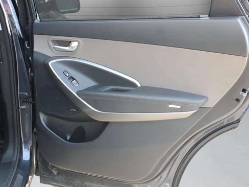 Used 2017 Hyundai Santa Fe Limited image 20