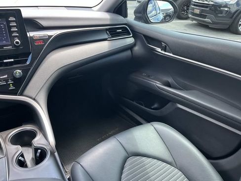 Used 2021 Toyota Camry SE FWD image 16