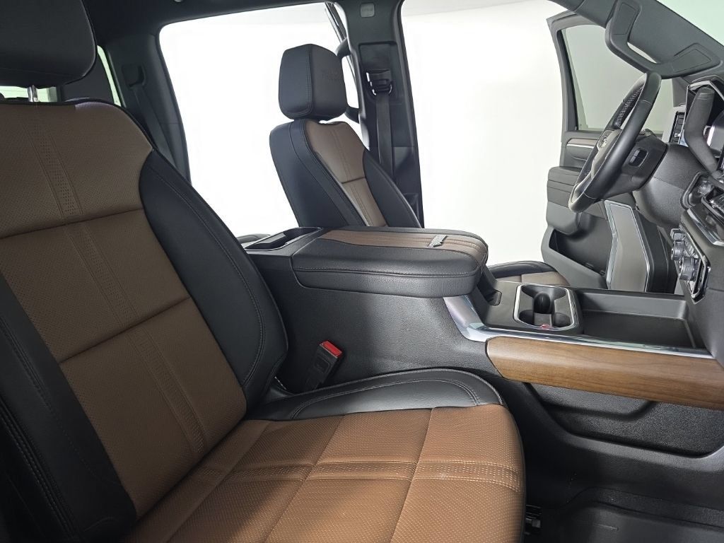 Used 2024 Chevrolet Silverado 2500 High Country w/ High Country Premium Package AWD/4WD image 43
