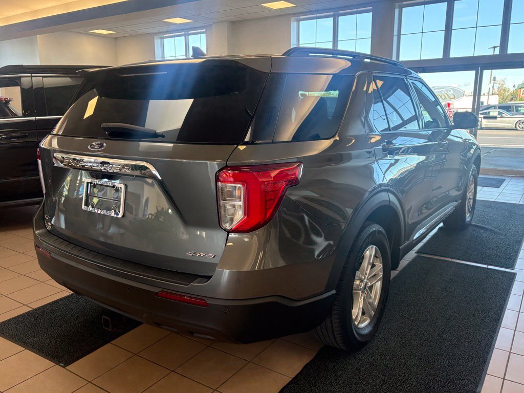 Used 2022 Ford Explorer XLT AWD/4WD image 7