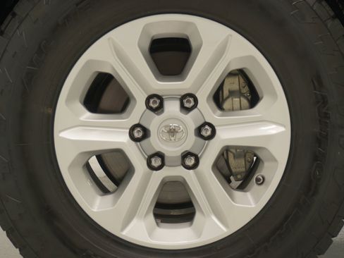 Used 2015 Toyota 4Runner SR5 RWD image 27