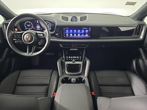 Certified 2026 Porsche Cayenne Coupe image 28