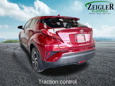 Used 2018 Toyota C-HR XLE FWD image 4