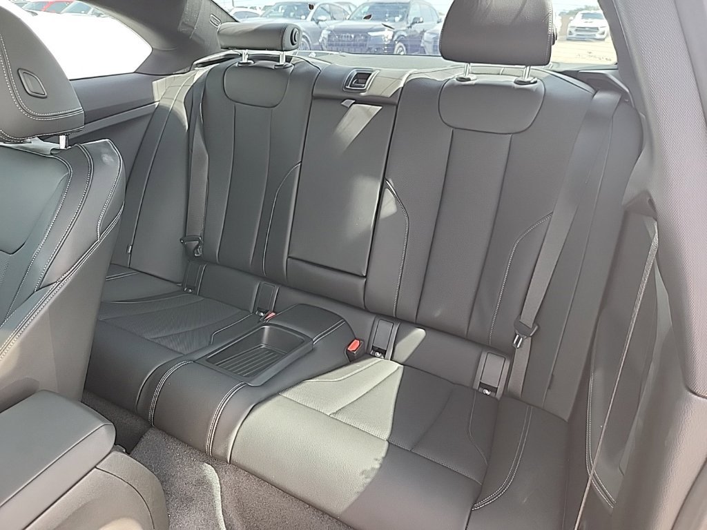 Used 2023 BMW 230i Coupe w/ M Sport Package RWD image 4