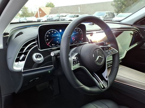 Used 2024 Mercedes-Benz E 350 4MATIC Sedan image 14