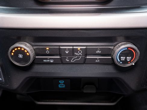 Used 2023 Ford F150 XLT w/ XTR Package image 23